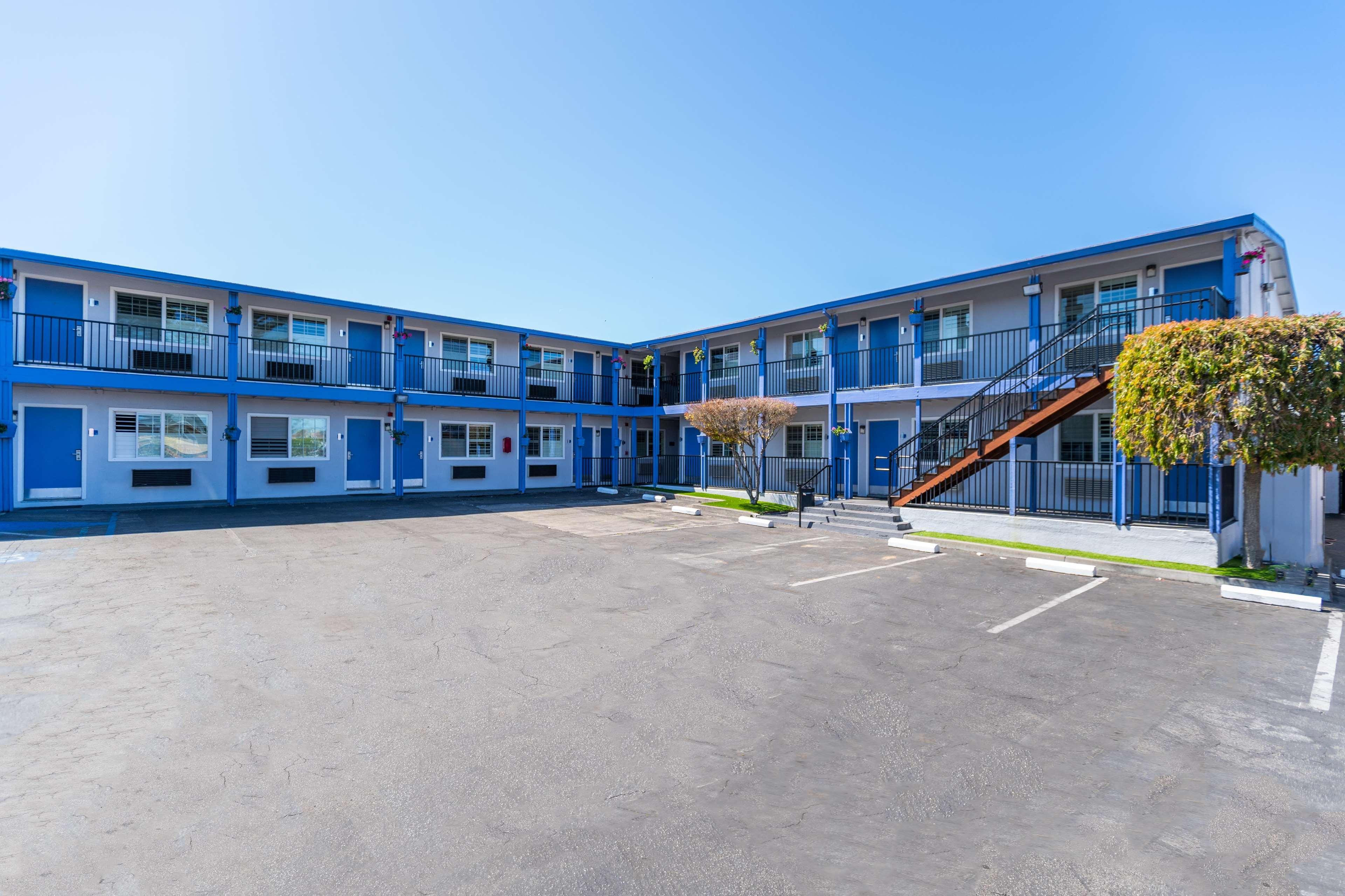 Surestay Hotel By Best Western Seaside Monterey Exterior photo